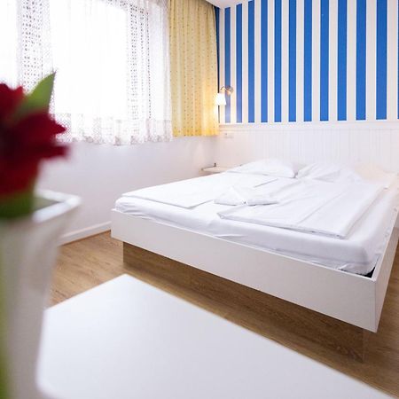 Pension Seerose Hotel Pörtschach am Wörthersee Buitenkant foto