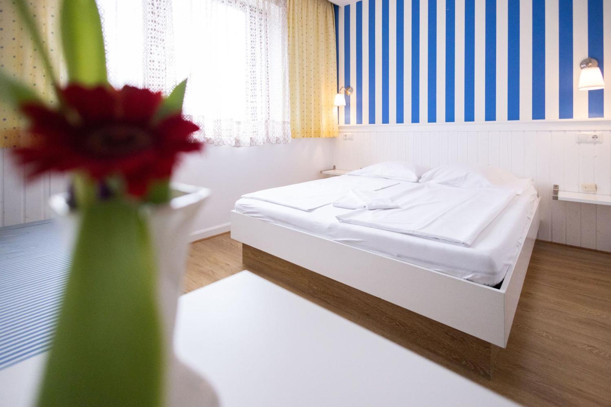 Pension Seerose Hotel Pörtschach am Wörthersee Buitenkant foto