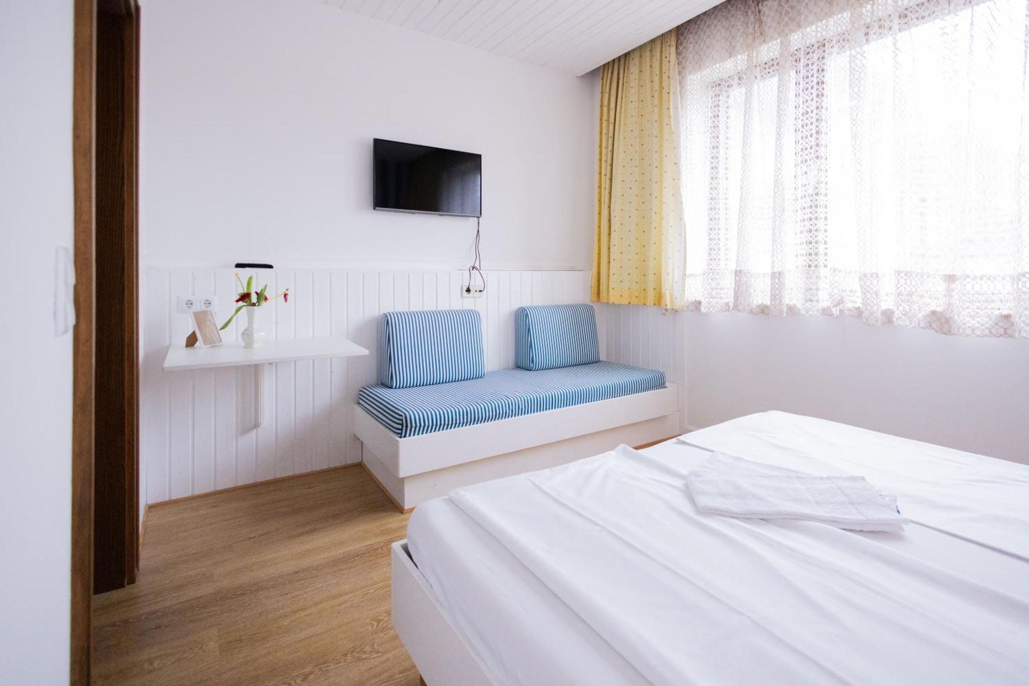 Pension Seerose Hotel Pörtschach am Wörthersee Buitenkant foto